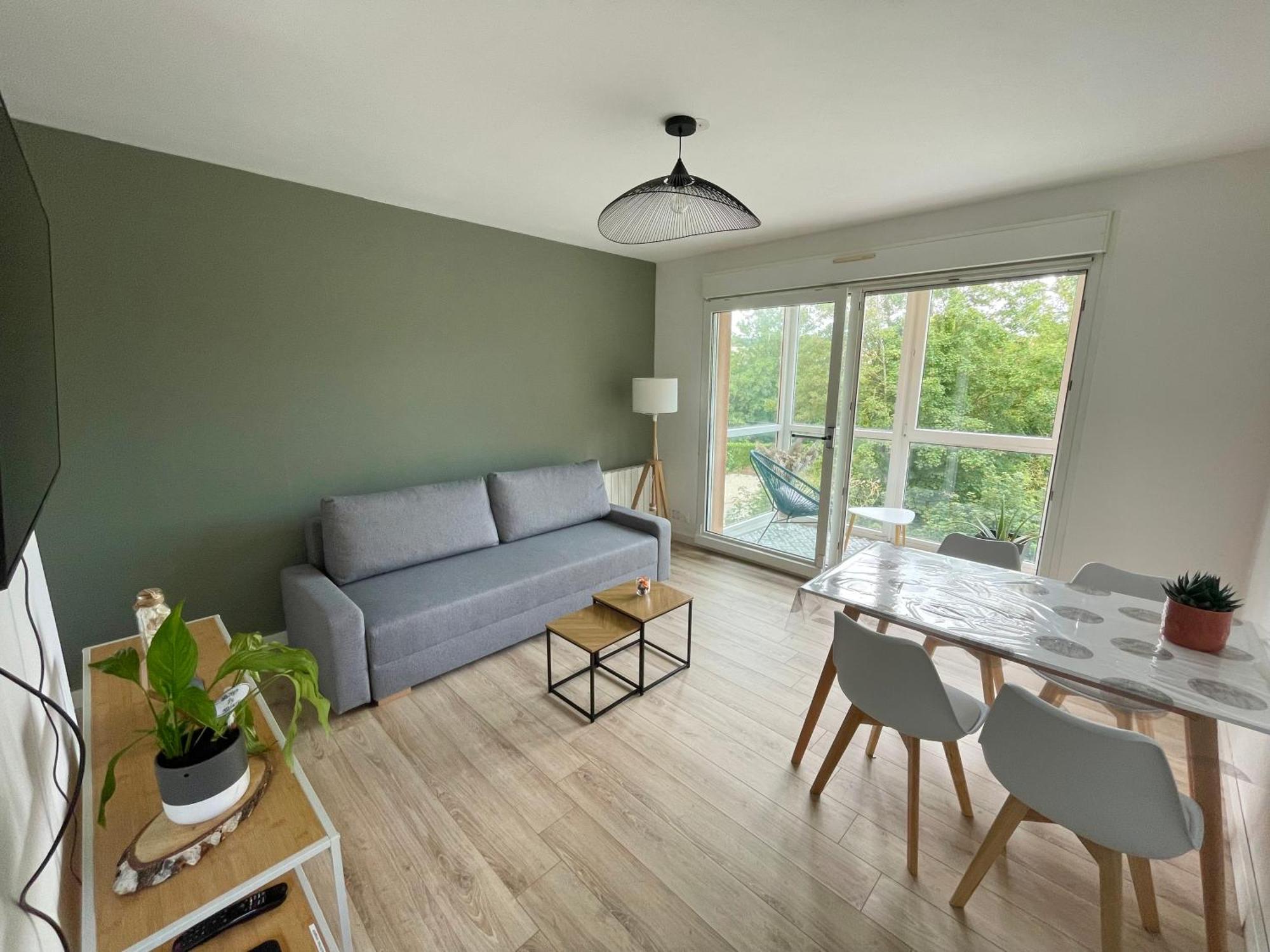 Appartement Avec Loggia Et Parking Prive Louviers Exterior photo